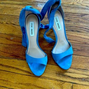 Steve Madden sandals with a tie strap